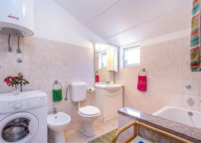 アパート Mila プーラ